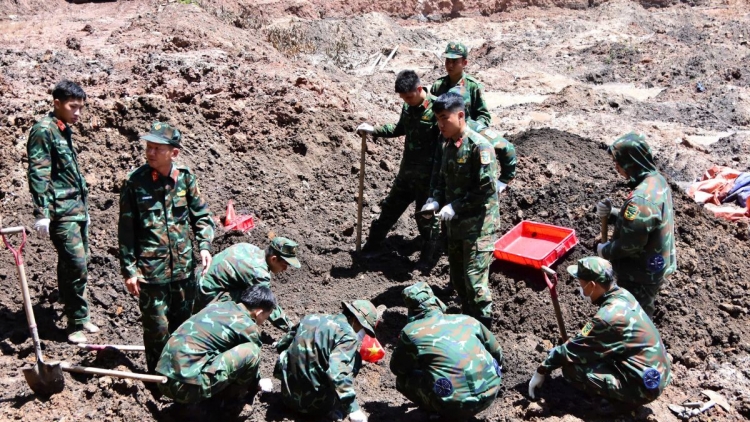 682 kơting linh lôch tang hlôi đei kôch akŏm tơ̆ Cham să Lê Thị Riêng 