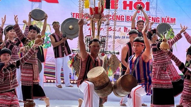 Anŏ hiam amăng gru grua pah hơgor mơdua, jua tlâo čing ania, rơma čing hlai