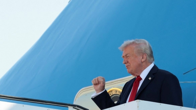 T’COOH TRUMP K’NỌO ĐƠC PÂH HỘI NGHỊ BHA LÂNG ASEAN LÂNG APEC