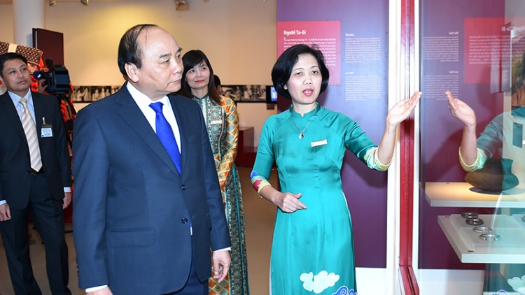 Thủ tướng Nguyễn Xuân Phúc năm tơmang Dơno\ an^h mong răk mu\k drăm Dro\ kăn Việt Nam