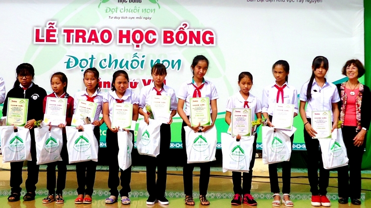 Pôk ăn kon jên ho\k Đọt Chuối Non ăn ho\k tro dơnu\h ho\k hơge\i tơ\ dêh char Dak Lăk păng Dak Nông