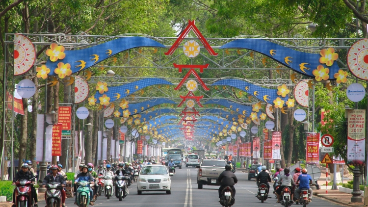 Lêh ako\m cà phê Buôn Ma Thuột ‘măng mă 6 - rơ ông rơ ang ‘năr lêh tih