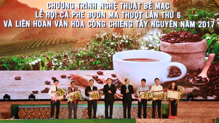 Lêh ako\m Cà-phê Buôn Ma Thuột ‘măng mă 6  keh kong hloh kơ tơdrong hơpơi.