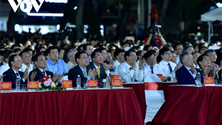 Kơdră chĕp pơgơ̆r tĕh đak Nguyễn Xuân Phúc sơng pơma dơnŭh hăm Yŏng khŭl lĭnh Indonesia