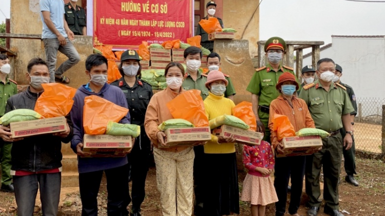 Kanh sat Cơ động Dak Lăk vĭh hăm pơlei pơla