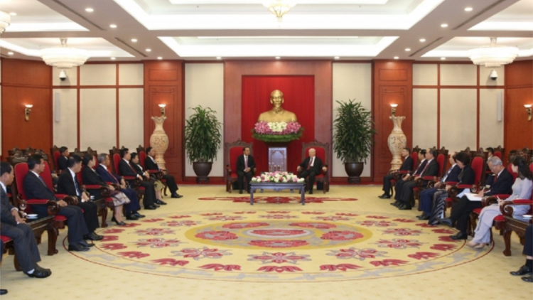 Tổng bí thư Nguyễn Phú Trọng sơng pơma dơnŭh hăm Kơdră Ban Bí thư, Kơ iĕng Kơdră chĕp pơgơ̆r Tĕh đak Lào