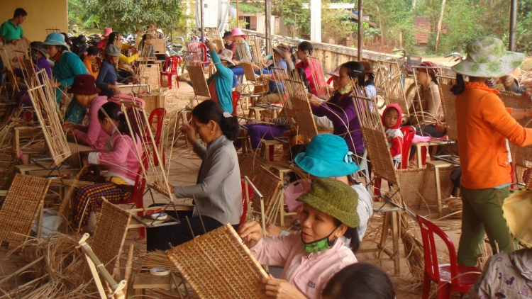 Patruh kathaot meng bruk pưt menyim mengkan