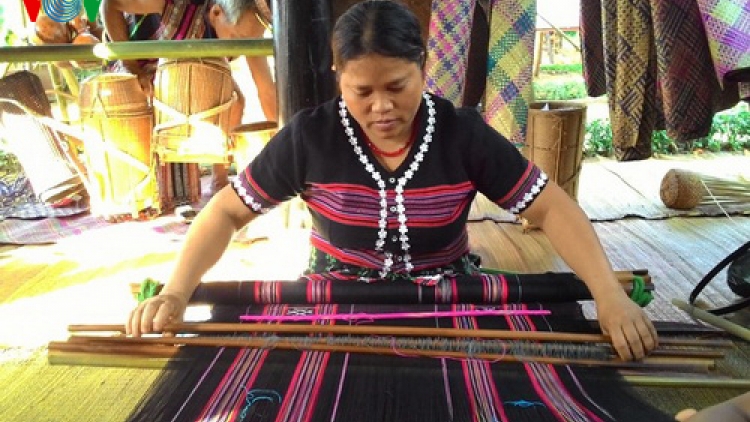 Khaw tin 10h30 saong 14h30 28/4/2015