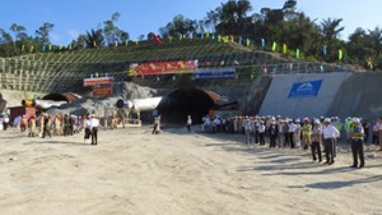 Khaw tin 19h harei 2/7 saong 6h30, harei 3/7/2015