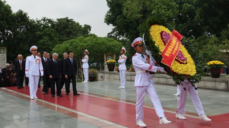 Khaw  tin 10h30 saong 14h30 harei 27/7/2015