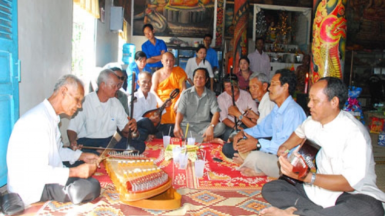 Khik ramik ilamu bangsa:  Mai baha Dơi pang lagam lagu bangsa Khmer