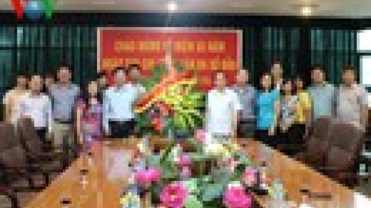 Khaw tin 19h harei  3/8 saong 6h30 harei 4/8/2015