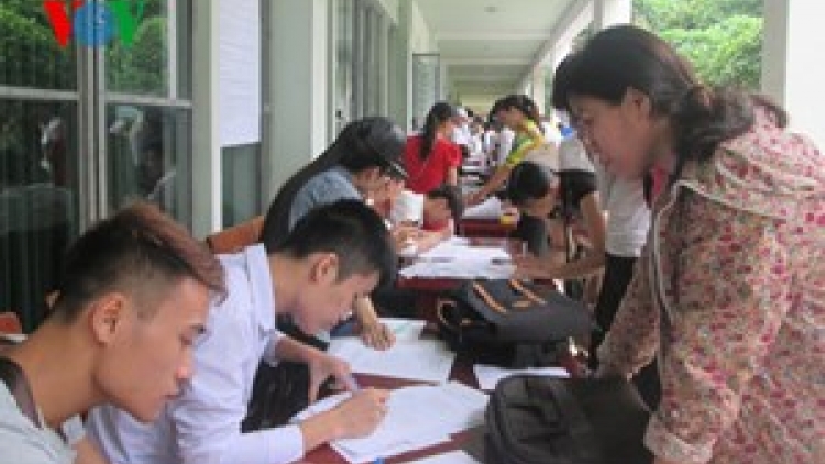 Khaw tin 19h harei  5/8 saong 6h30 harei 6/8/2015