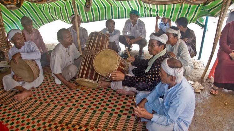 Dom kadha siam gheih dalam adat ba talang tame kut di urang Cam Balamôn tỉnh Ninh Thuận