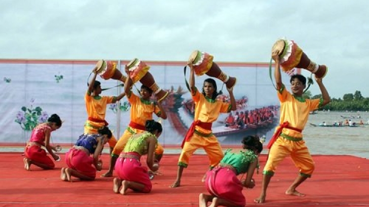 Nghe nhan Uu tu Chau Nung abih hatai ka Cham rieng cha pay