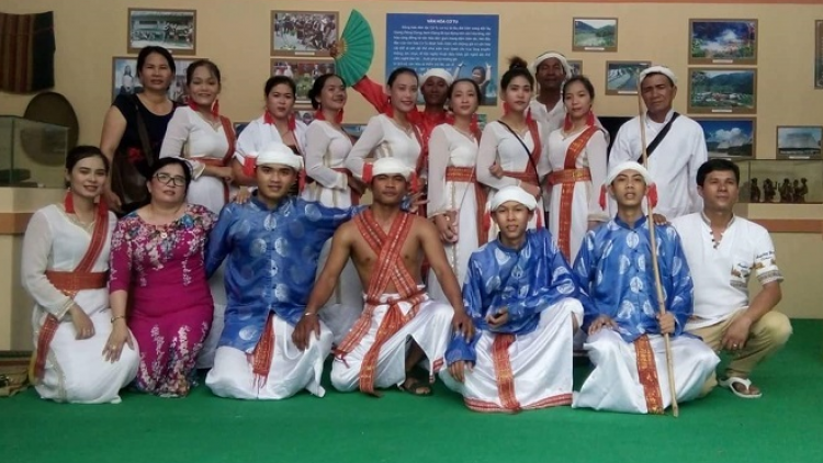 Bimaong Po Klong Garai-Ilamu padang ngak, điêu khắc biak gheih di urang Cam