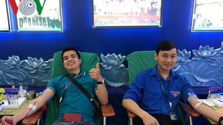 VOV  halan hatian saong bruk ngak " Bilan Dam dara "