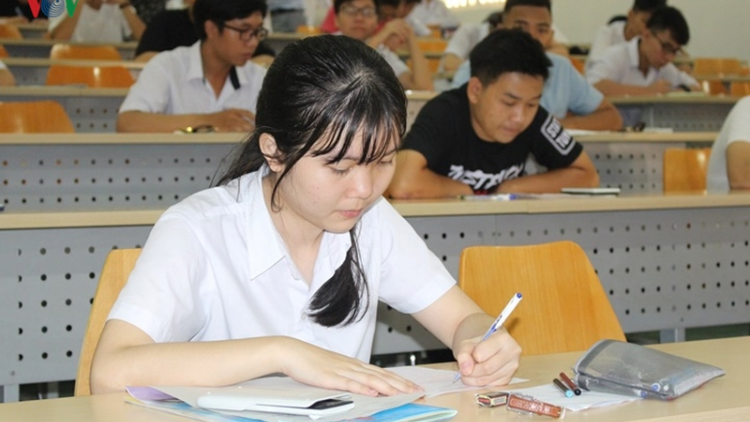 Pato megru đại học: Biar halei meng atah klak cong -tư