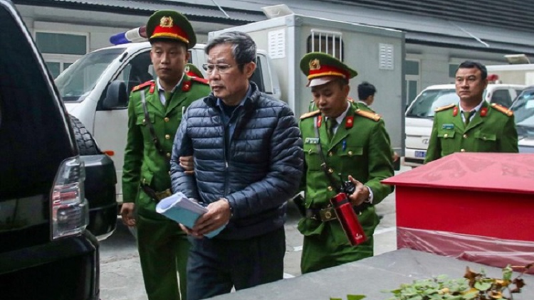 Harei ini 16-12, Tòa án bhap bani bal Hà Nội peih mbang tòa xét xử sơ thẩm 14 urang kayua njauk dom tội “Ngak suan adat hukum ka bruk khik iek đầu tư công ngak khat lahik biak prong”, “Mbang hối lộ”, “Brei hối lộ”