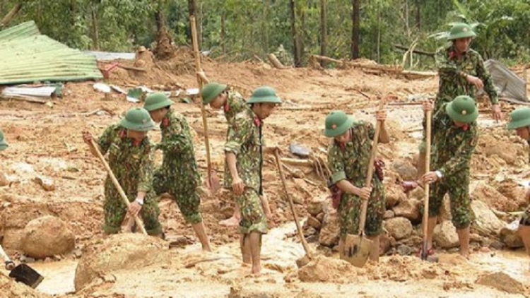 Tui Uỷ ban negar pacang caga bala meng langik tasik saong daong duah urang gaok bala, dalam Quân khu 4 urak ini hu jiak 6.000 urang lin saong jaik 5.000 dân quân tame daong duah urang gaok bala