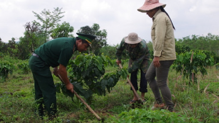 Urang lin Biên phòng Sóc Trăngdong bhap bini tapen negar patruh kathaot