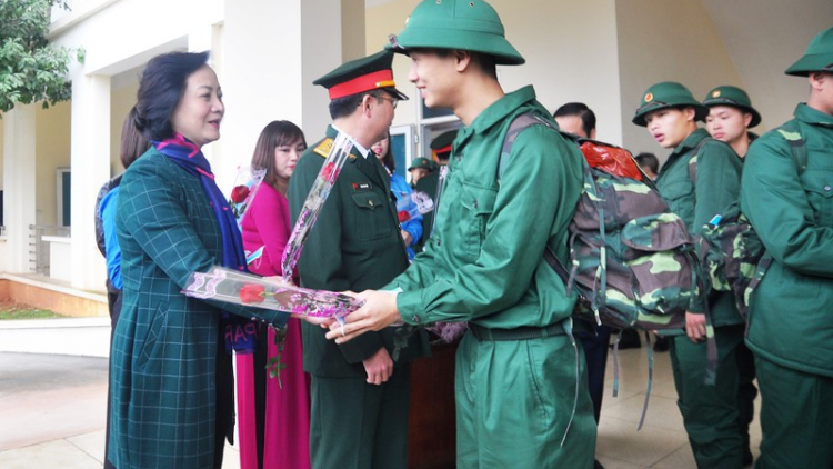 Gam haong dom tỉnh, bal dalam negar, page 12/2, urang lin bahrau di dom tỉnh dalam Quân Khu 7 hu tagok jalan nhập ngũ