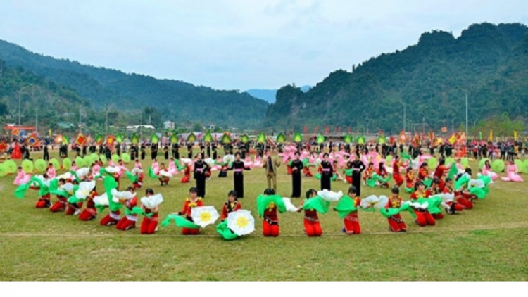 Bruk urang Tày ngak Homestay