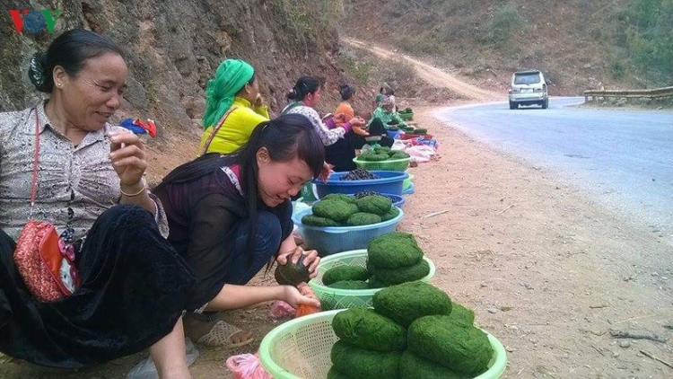 Reu craoh janih ngak pandap mbang di urang Thái Tây Bắc