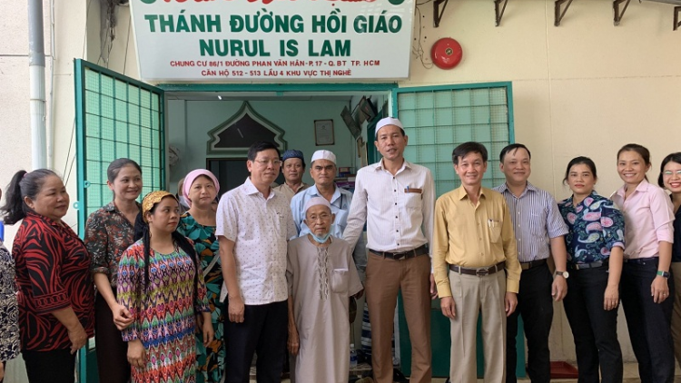 Patagok salih birau raidiuk di urang Cam Ban raya HCM