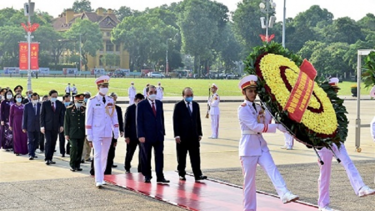 Urang par akaok Đảng, kanja hu tame  Kalan sirah  rivang Chủ tịch Hồ Chí Minh tuk pahadar 75 thun harei Negar 2/9