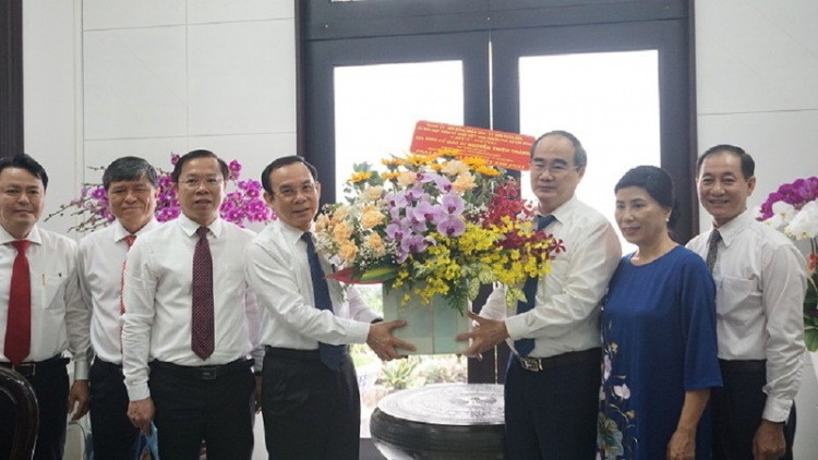 Mesup ini (20/11), ong Nguyễn Văn Nên, Bí thư Thành ủy ban raya HCM ba akaok kapul urang lambaok ban raya nao ravang sang aruah giáo sư Nguyễn Thiện Thành, ame di ong Nguyễn Thiện Nhân, UV Mintri Chính trị.