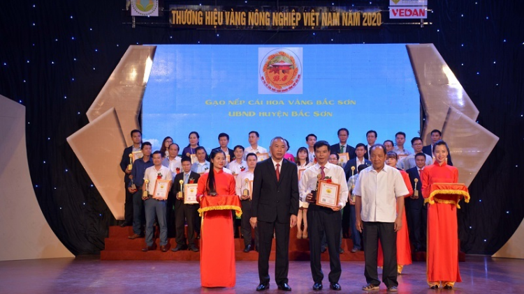 80 janih pandap kaya nong siam abih hu palih ruah meng 1.450 pandap kaya nong di taong abih dom bhum palei dalm negar hu pok meyaom brei angan lac “ Angan ameh kaya nong Viet Nam” thun 2020