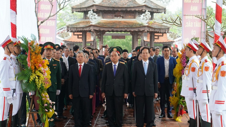 Pahadar 100 thun harei manek aruah akaok negar dahlau dieh ong Lê Đức Anh, dah page ni (1/12/2020) Thủ tướng Nguyễn Xuân Phúc ba akaok kapul urang dang akaok Đảng, kanja nao pok bingu, cuh gilau di Thừa Thiên Huế.