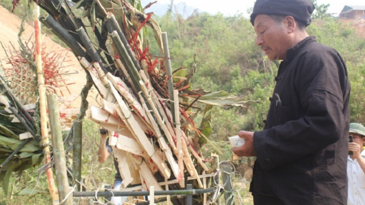 Adat kakuk palei di urang Si La Điện Biên