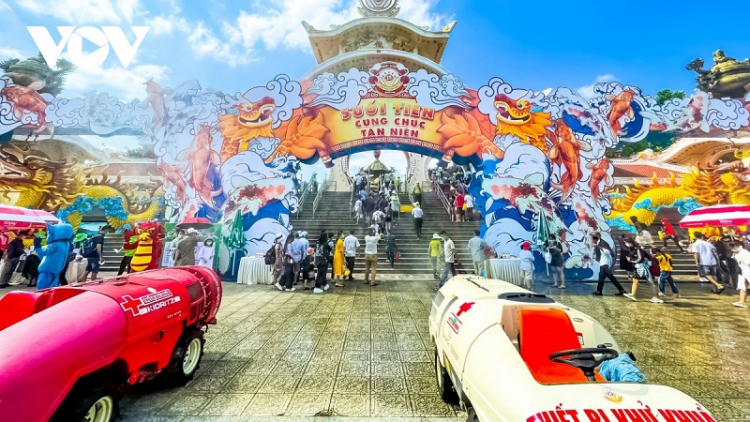 Labik me-in sambai, labik ravang iek di ban raya HCM patagok bruk pacang caga jit