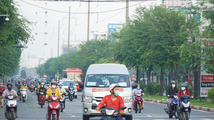 Harei ini (1/10), rilo jalan di TP.HCM hu biak rilo radaih nao mai tuk ban raya brei klaak harak nao jalan, klaak bilai pasang iek saong peih veik rilo bruk, tui jalan siam mekre bahrau