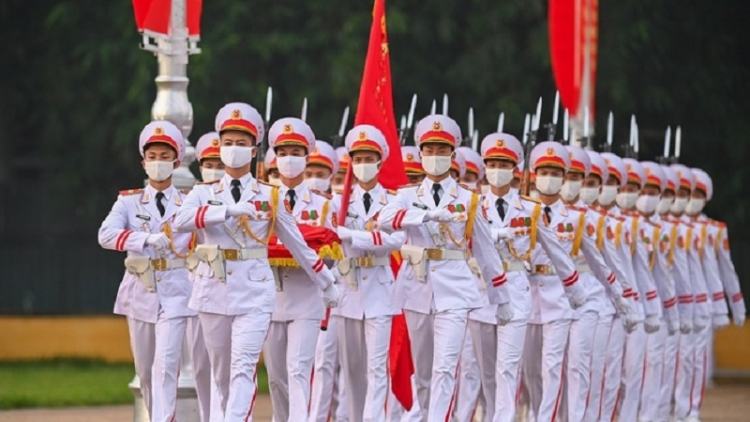 Salam uan 76 thun Harei negar 2/9, adat tual dok taneh ia hu peih ngak di mblang bein Ba Đình (Hà Nội)