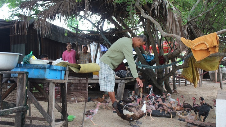 Phan Thiết daong ka urang kan kathaot tani tanat raidiuk