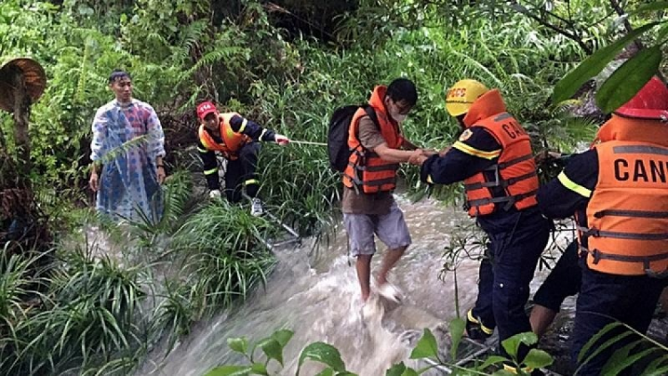 Daong diuk ka 23 urang njauk gar veik di craoh kayua gaok hajan khang