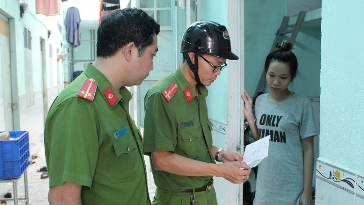 Harak gar brei hu piah plaih njauk phạt jien tuk cong an pasang iek labik daok