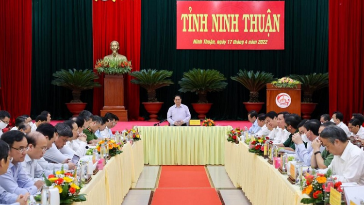 UBND tỉnh Ninh Thuận bahrau patabiak Jalan peih ngak Danak dak bruk ngak negar cak rok patagok kinh tế- xã hội bhum bangsa takik.