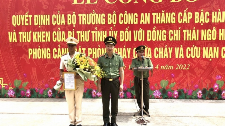 Trung uy Cong an Đong Nai daong menuac mblung ia