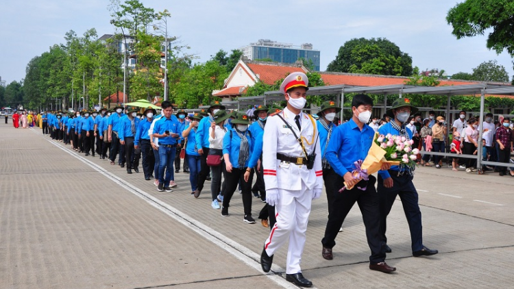 Dah page harei 2-6, di Quảng trường Ba Đình (Hà Nội), Liên đoàn lao động ban raya Hồ Chí Minh hu peih bruk brei ka kapul urang ngak hu angan je di ban raya tame Lăng ravang Chủ tịch Hồ Chí Minh