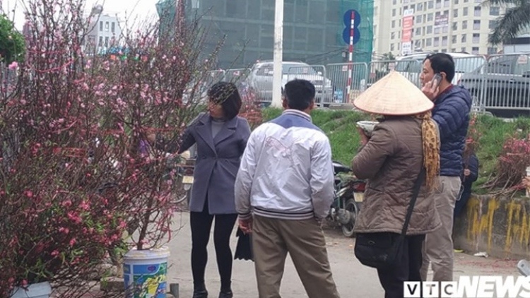 Khaw tin tuk  10h30 saong 14h30 harei 1/2