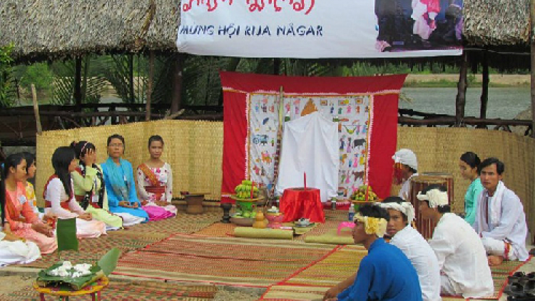 Urang Cam raok thun barau - Rija Nưgar