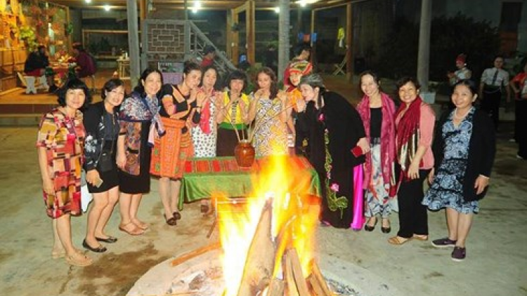 Khaw tin 10h30 saong 14h30, harei 16/12​