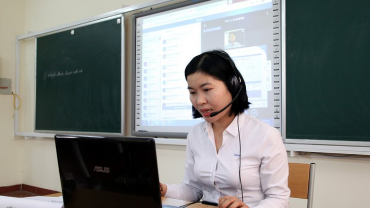 Đà Nẵng bhrợ khai giảng c’moo học t’mêê đhị truyền hình