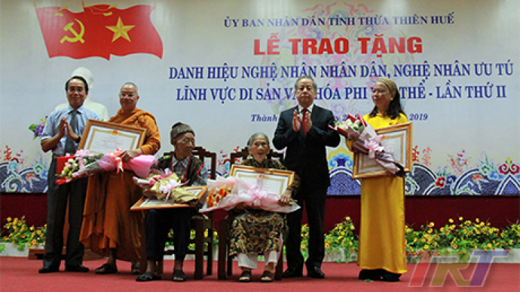 Thừa Thiên Huế: Pa đớp đoọng lâng pay đoọng t’tun danh hiệu Nghệ nhân nhân dân, Nghệ nhân ưu tú ha 17 cha nắc