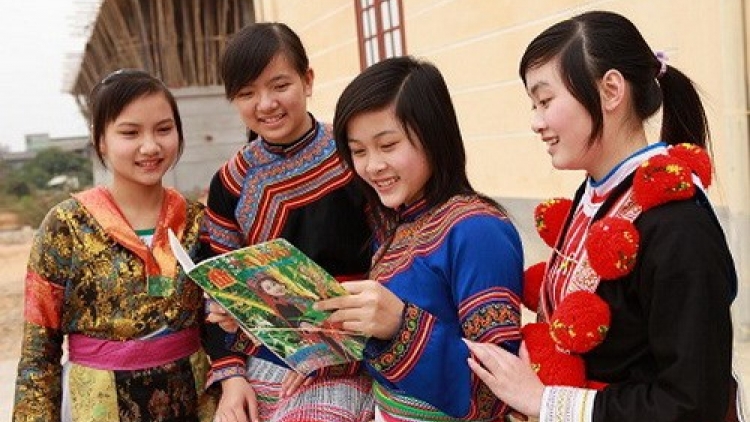 Râu cha groong bhrợ hađhanuôr acoon cóh k’đháp pa đăn lâng zập đắh c’lâng xa nay