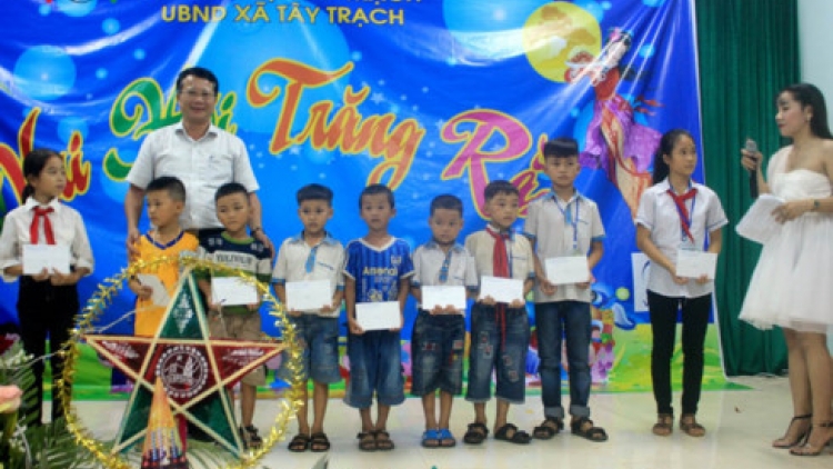 Quảng Bình: P’niên a đhi k’tứi zr’lụ túh bhlong hơnh Trung Thu
